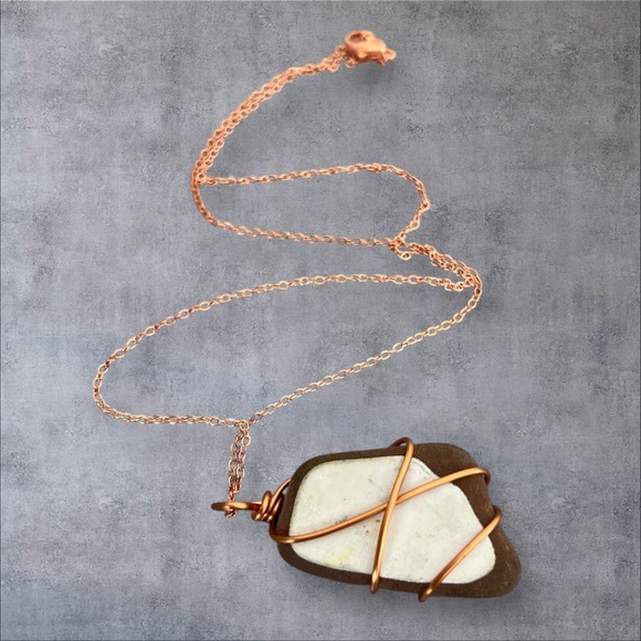 Copper wire wrapped pendant, natural stone - Picture 2 of 5